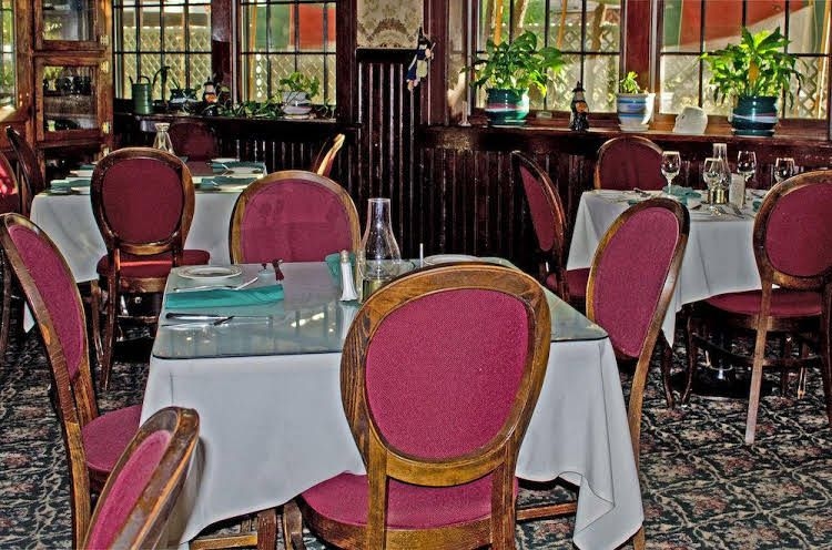 Historic National Hotel & Restaurant4