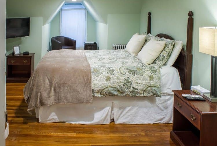 Beacon Inn 17501