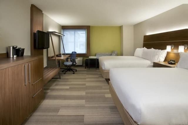 DOUBLE TWO DOUBLE BEDS