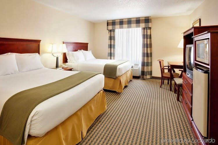 Holiday Inn Express Plainfield3