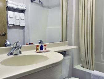 Howard Johnson Inn and Suites Elk Grove Village1