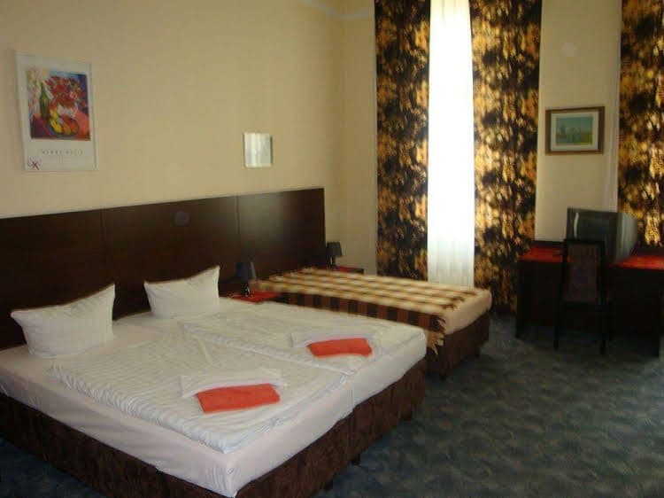 Hotel-Pension Austriana Hotel-Pension Austriana