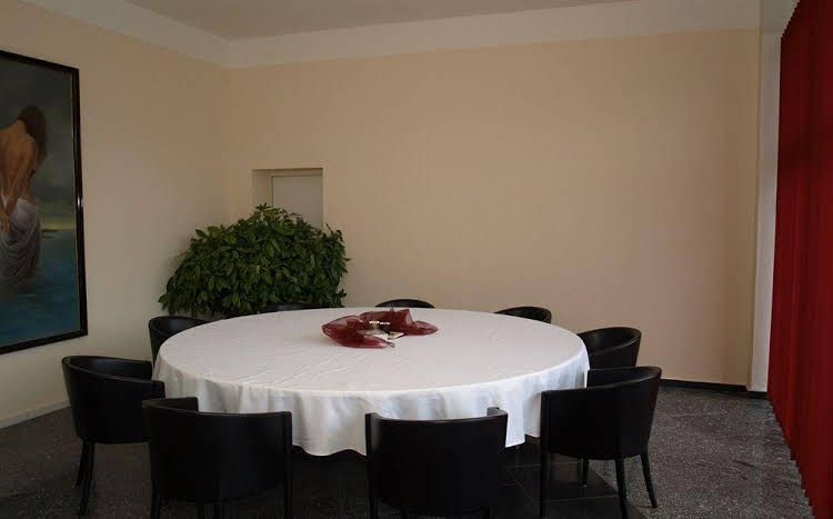 West Hotel an der Sachsischen Weinstrasse1