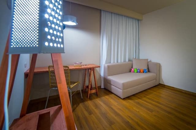 APARTMENT QUEEN SIZE BED
