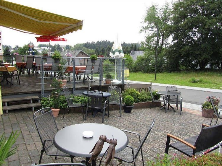 Land-gut-Hotel zur Burg Nurburgring-Eifel2