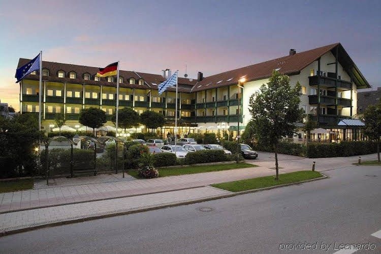 Bauer Hotel & Restaurant0