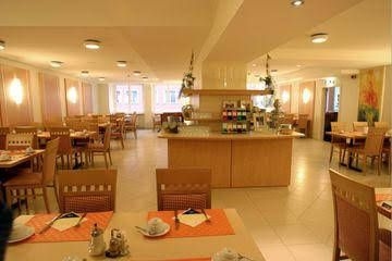 Central Hotel Lowen0