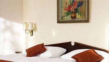 Hotel Athmos0