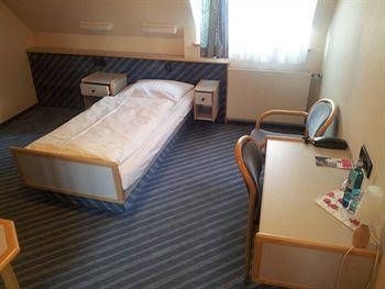 Lowen Hotel4