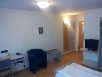 Lowen Hotel3