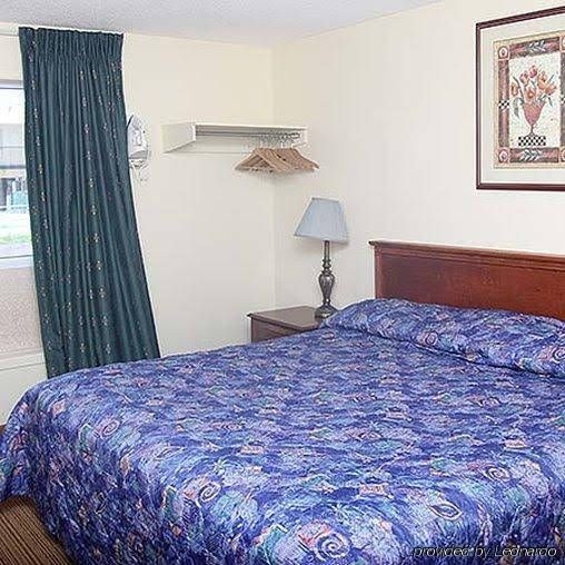 Canuck Inn and Suites1