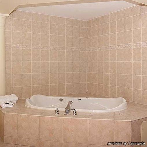 Canuck Inn and Suites4