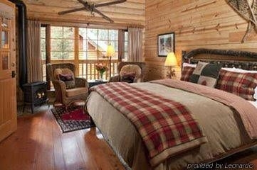 Cathedral Mountain Lodge2