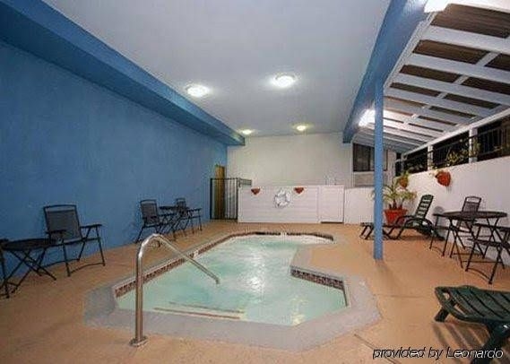 Portofino Beach Inn0