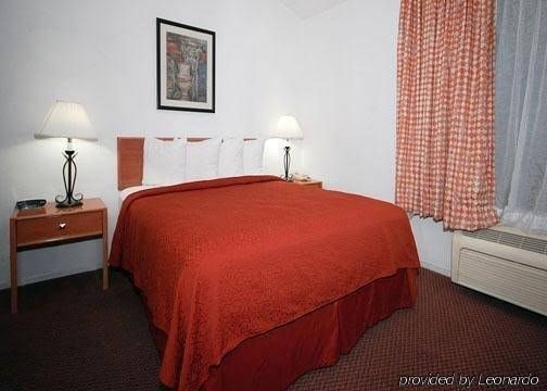 Portofino Beach Inn3