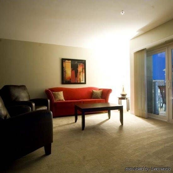 Suites of the Market Common by Beach Vacations3