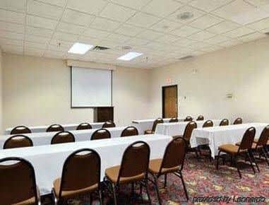 Days Inn Maplewood Hotel and Conference Center Days Inn Maplewood Hotel and Conference Center