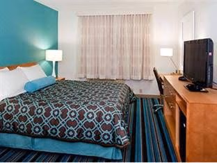 Azul Inn2