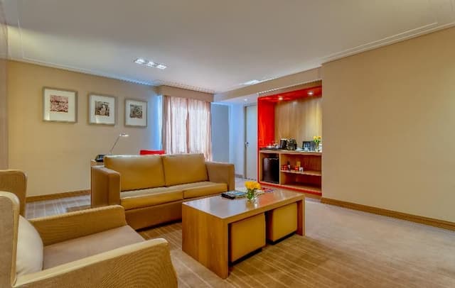 SUITE EXECUTIVE