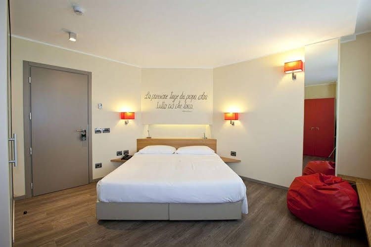 Harmony Suite Hotel0