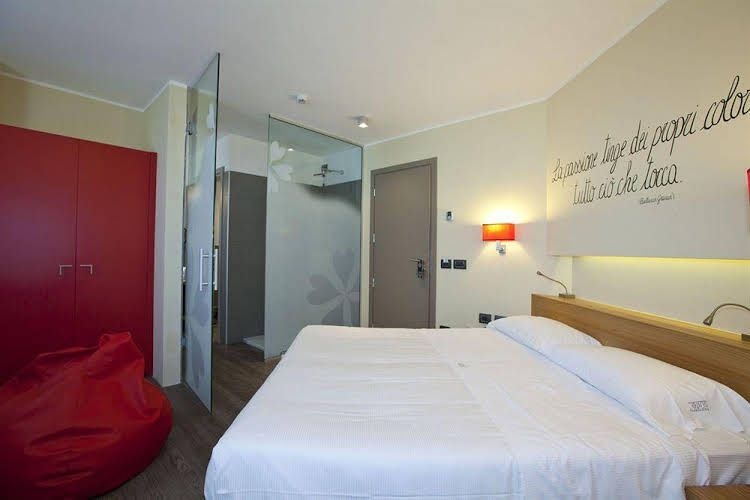 Harmony Suite Hotel3