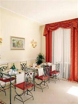Petit Chateau2