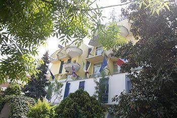 Hotel Leonardo1