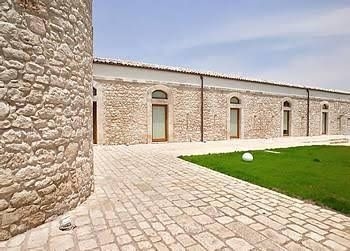Hotel Villa Carlotta3
