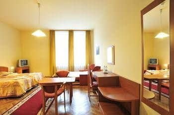 Guest Rooms Kosmopolita Guest Rooms Kosmopolita