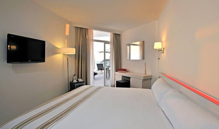 Melia Gavilanes - Cala Galdana0