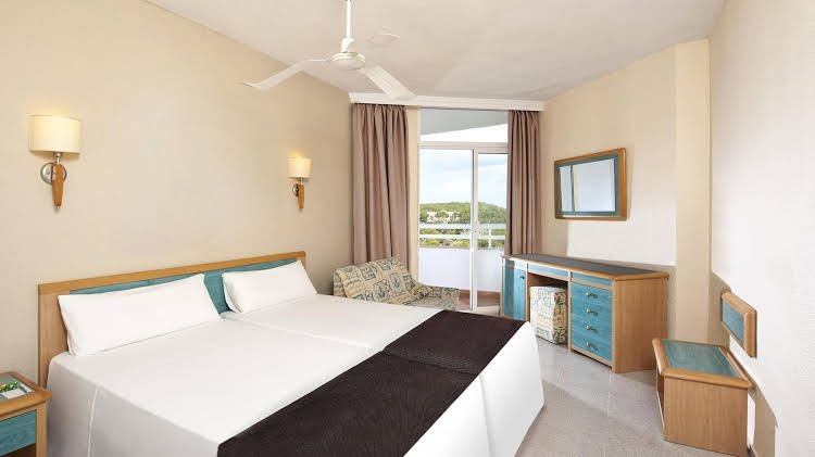 Melia Gavilanes - Cala Galdana2