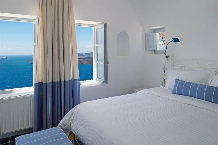 Lilium Santorini Villa3