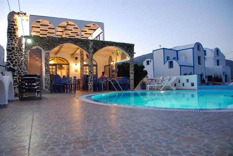 Honeymoon Beach Apartments1