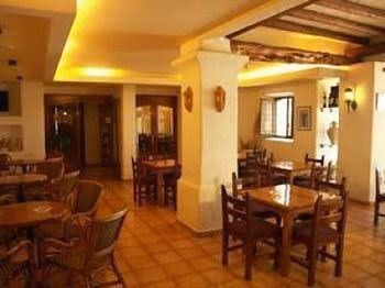 Hostal Illes Pitiuses2