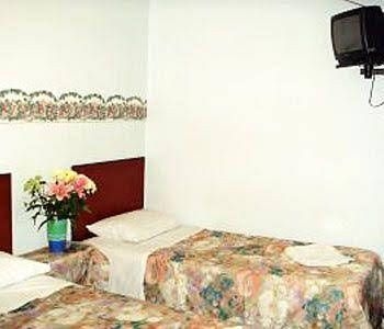 Regency Court Hotel0