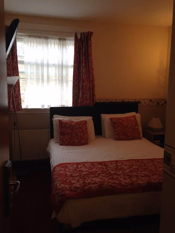 เกลนเดล ไฮด์พาร์ค โฮเต็ล (Glendale Hyde Park Hotel)2