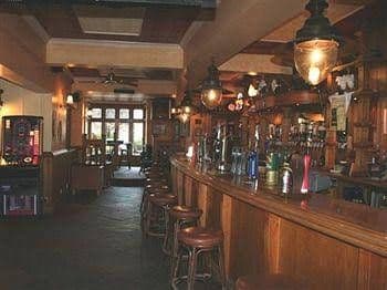 Pines Hotel Luton Airport Pines Hotel Luton Airport