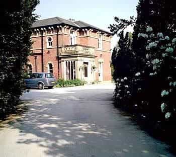 Bartle Hall Hotel