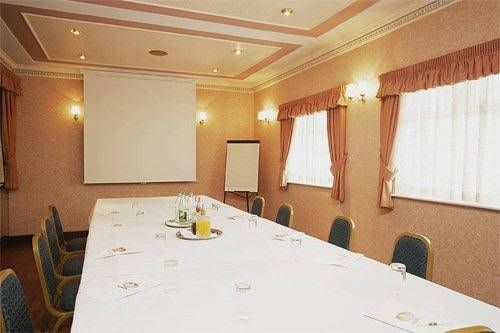 Sandpiper Hotel & Restaurant4