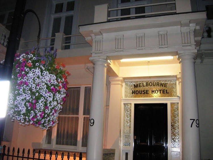 โรงแรมเมลเบิร์นเฮาส์ (Melbourne House Hotel)3