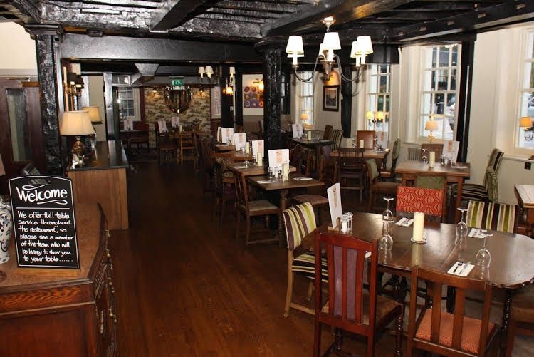 โรงแรมเดอะแบร์ (The Bear Hotel)4