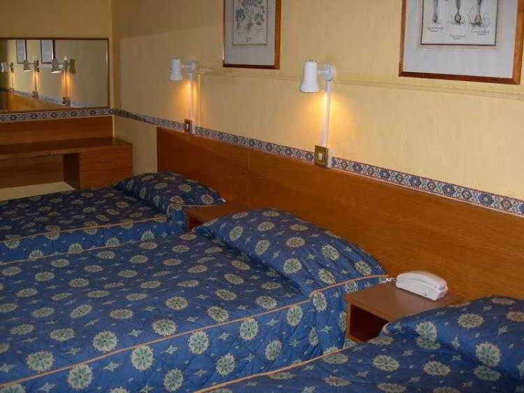 The Georgian Hotel0