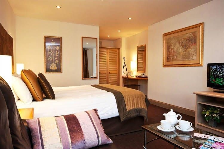 Regent Hotel By The Lake4