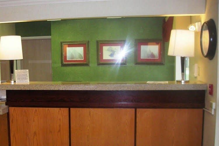 Red Roof Inn & Suites Danville, IL0