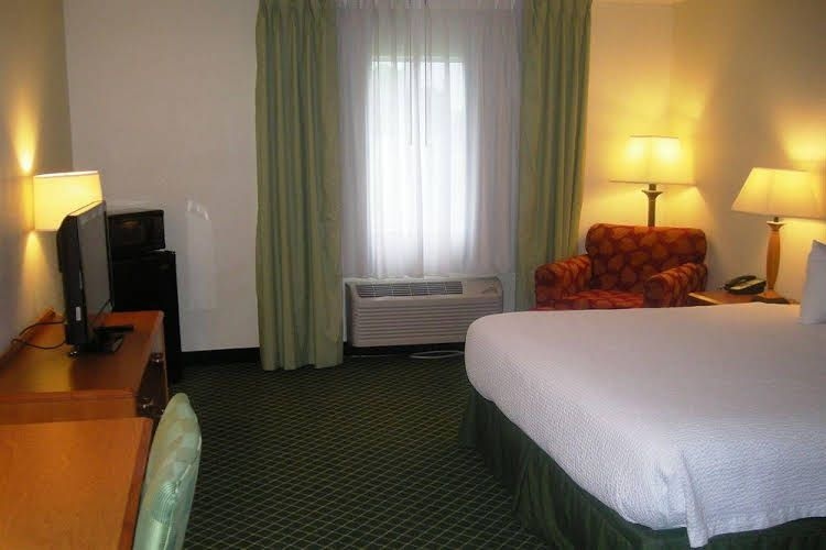 Red Roof Inn & Suites Danville, IL3