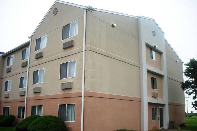Red Roof Inn & Suites Danville, IL1