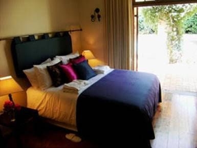Village Green Guest House3