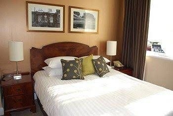 The Brook Green Hotel0