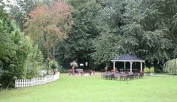 De Rougemont Manor Hotel2