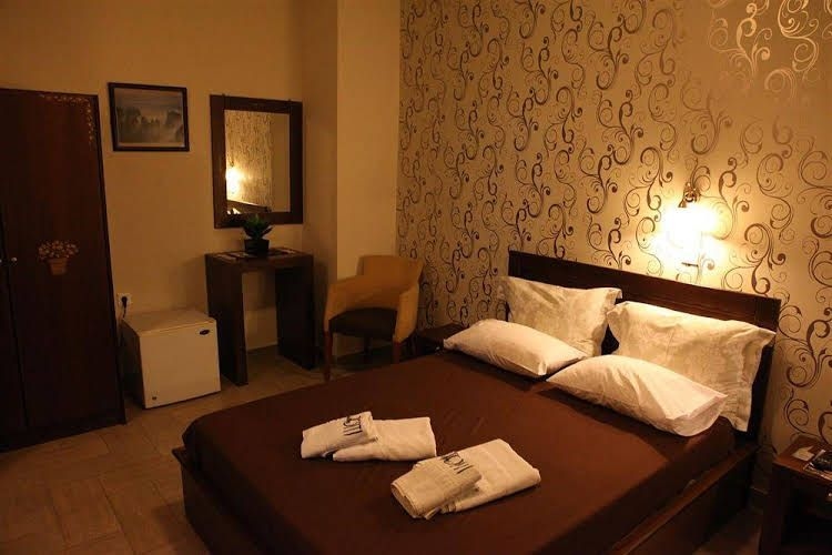 Toti Boutique Rooms0